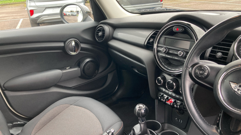 MINI Hatchback 1.5 Cooper 5dr Petrol Hatchback